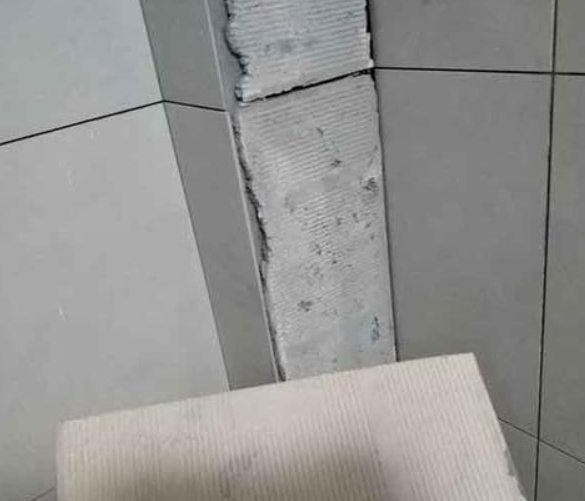 古冶瓷砖空鼓维修公司分享下厨房瓷砖脱落的补救措施。